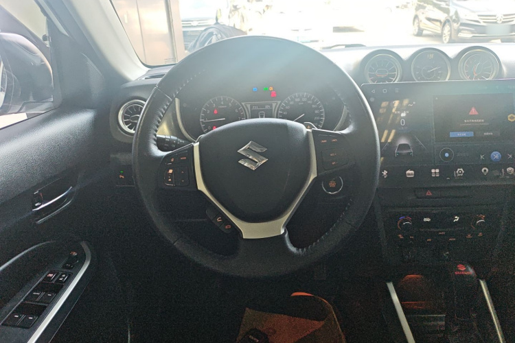 Suzuki Vitara 2016 image de voiture #11