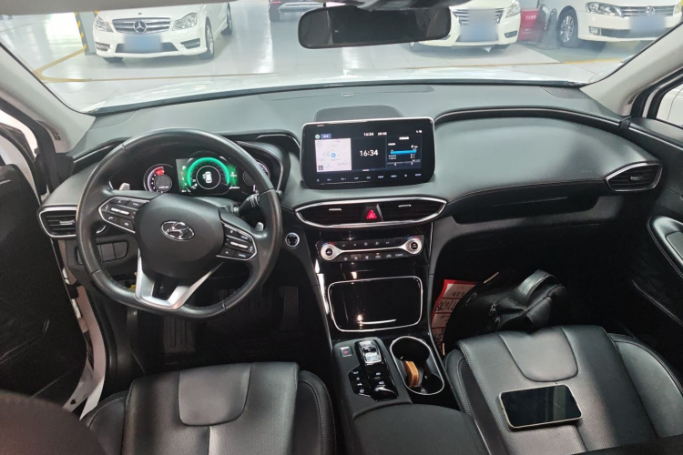 Hyundai Santa Fe 2022 car image #11