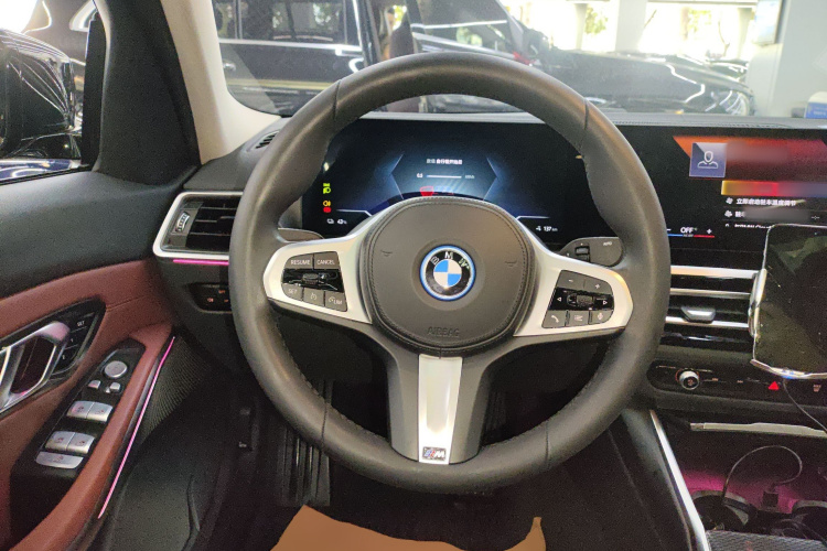 BMW i3 2023 car image #11