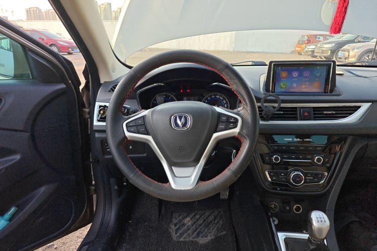 Changan Alsvin V7 2017 car image #11