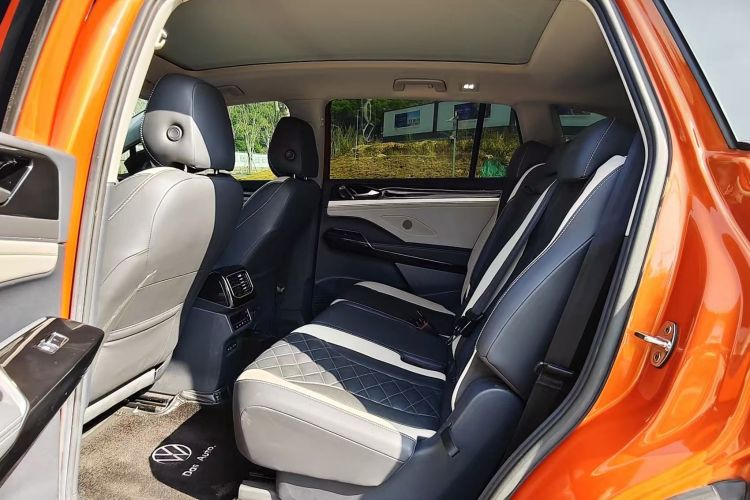 Volkswagen ID.6 Crozz 2021 immagine di auto #11