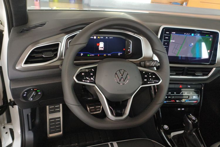 T-Roc 2025 car image #11