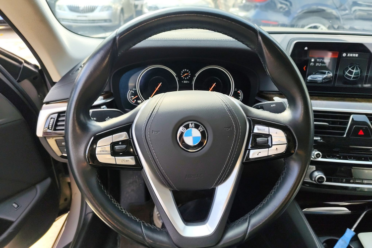 BMW 5 Series 2018 #11 BMW 5 Series 2018 car image #11