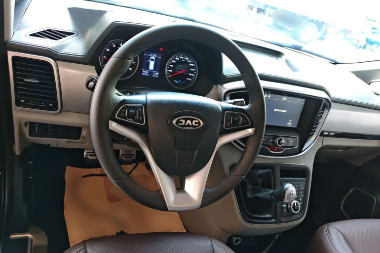 JAC 2019 car image #11