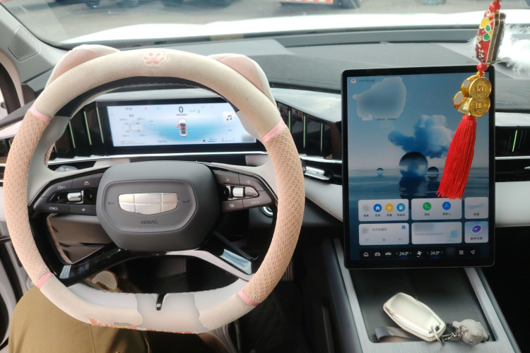 GEELY Boyue L 2024 car image #11