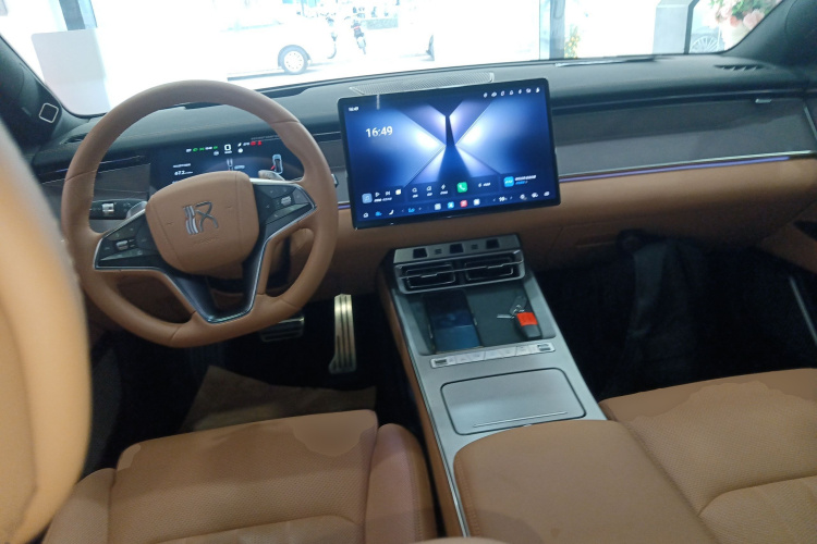 BYD HanL 2025 #11 BYD HanL 2025 car image #11