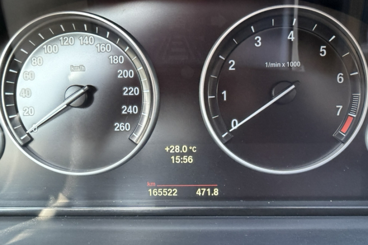 BMW 5 Series 2014 car image #11