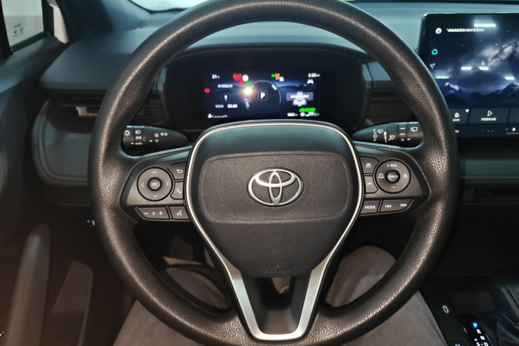 Toyota Frontlander 2025 #11 Toyota Frontlander 2025 immagine di auto #11