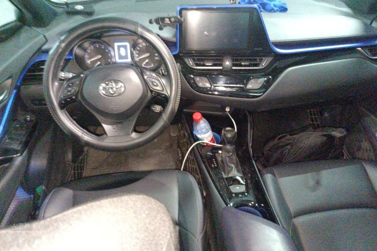 Toyota C-HR 2021 #11 Toyota C-HR 2021 car image #11