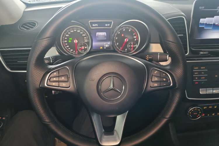 Mercedes-Benz GLE Coupe 2018 #11 Mercedes-Benz GLE Coupe 2018 car image #11