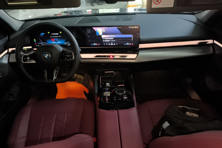BMW i5 2024 immagine di auto #11