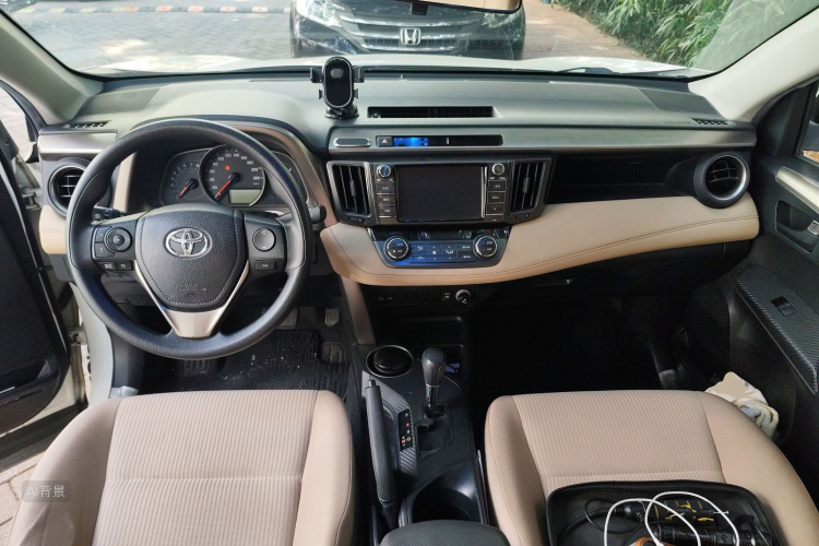 Toyota RAV4 2015 #11 Toyota RAV4 2015 car image #11