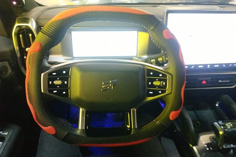 Jetour Traveller 2024 car image #11