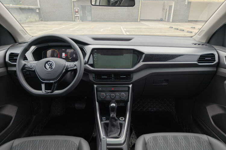 Volkswagen T-Cross 2022 car image #11
