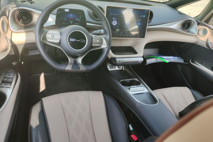 BYD Dolphin 2024 #11 BYD Dolphin 2024 car image #11