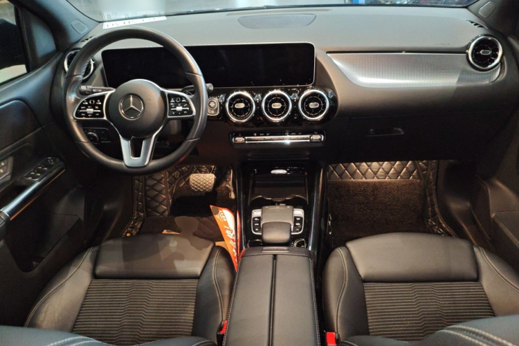 Mercedes-Benz B Class 2019 car image #11