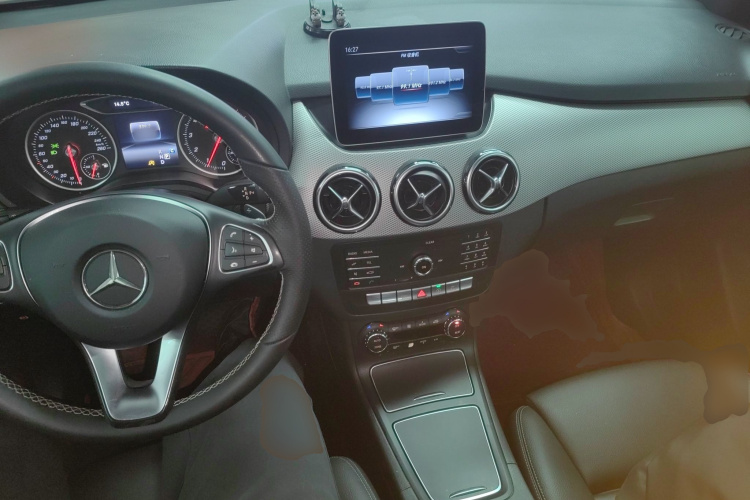 Mercedes-Benz B Class 2018 #11 Mercedes-Benz B Class 2018 car image #11