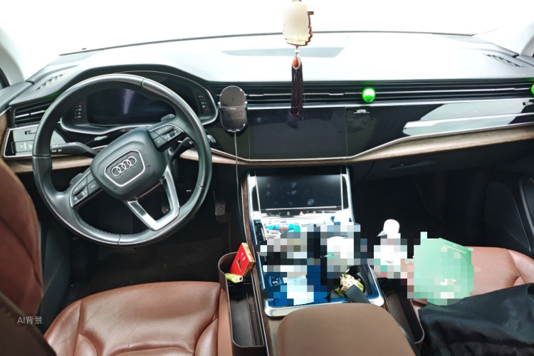 Audi Q7 2020 car image #11