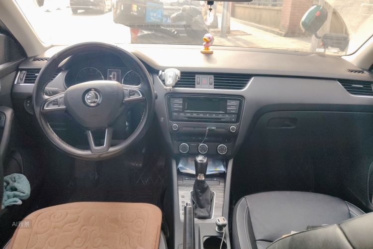 Skoda Octavia 2017 car image #11