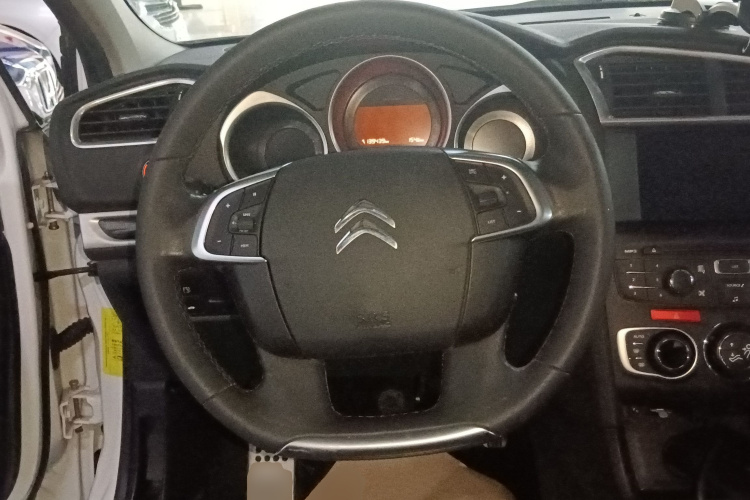Citroen C4L 2015 car image #11
