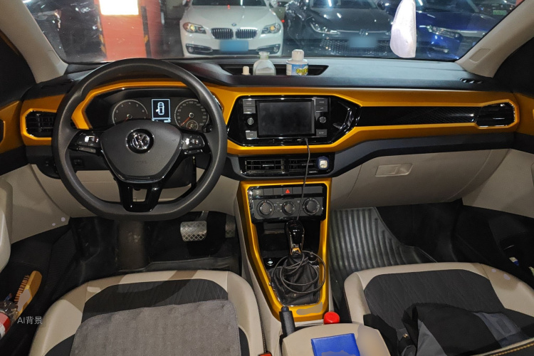 Volkswagen T-Cross 2020 car image #11
