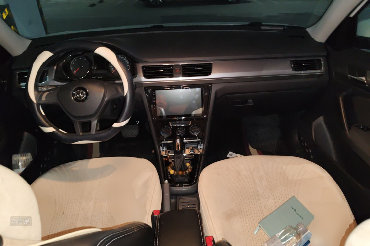 Volkswagen Bora 2021 immagine di auto #11