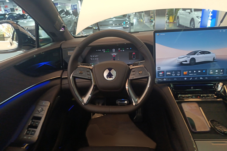 Denza Z9 2024 #11 Denza Z9 2024 car image #11