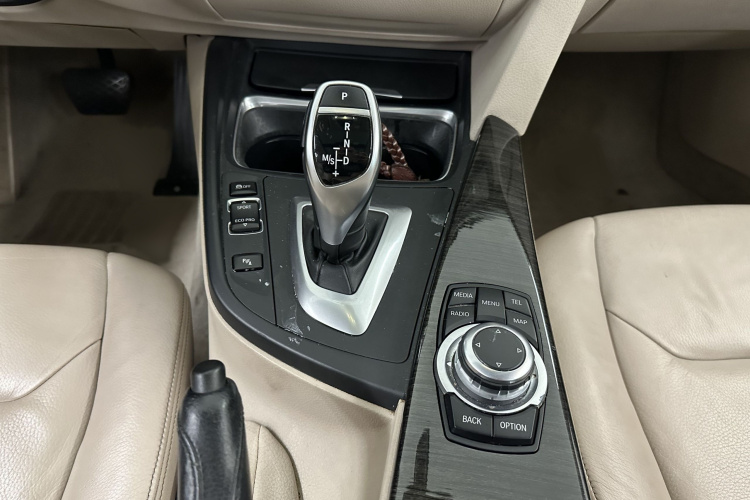 BMW 3 Series GT 2015 immagine di auto #11