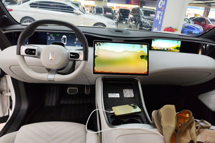 Avatr 11 2023 #11 Avatr 11 2023 car image #11