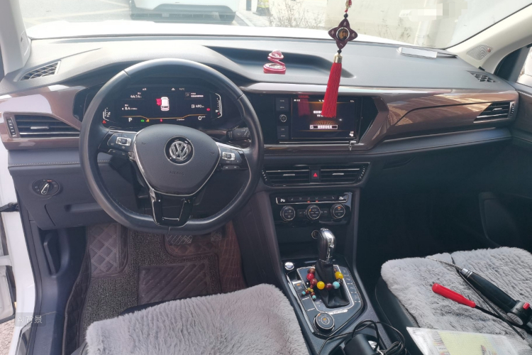 Volkswagen Tharu 2019 immagine di auto #11