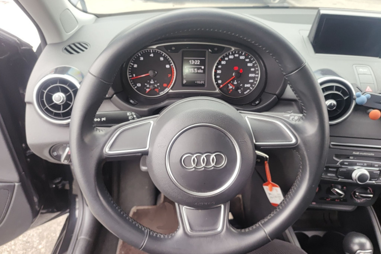 Audi A1 2017 car image #11