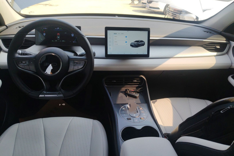 BYD Seal 05 DM-i 2025 car image #11