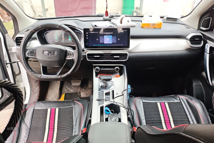 GEELY Coolray 2023 image de voiture #11