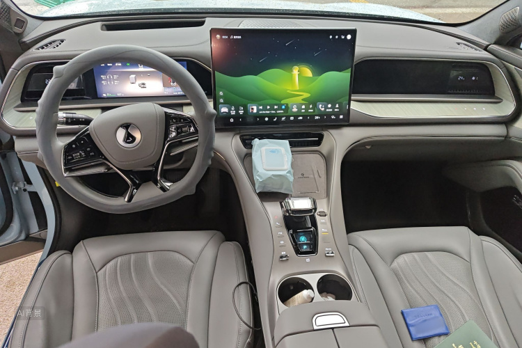 Denza N7 2023 car image #11