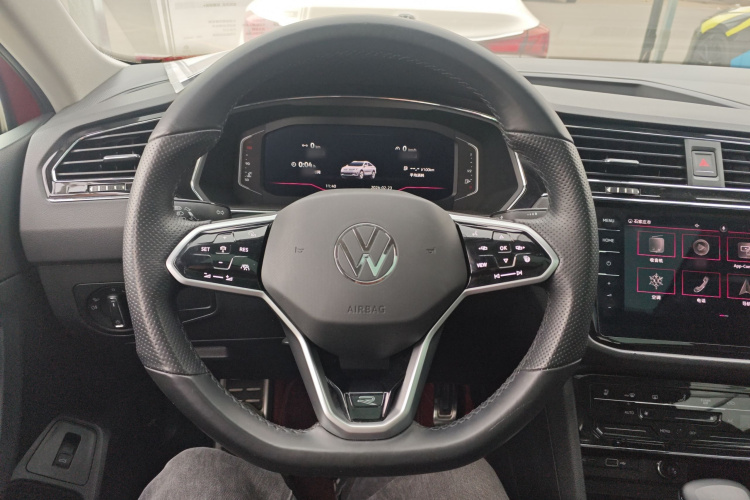 Volkswagen Tiguan X 2021 #11 Volkswagen Tiguan X 2021 صورة سيارة #11