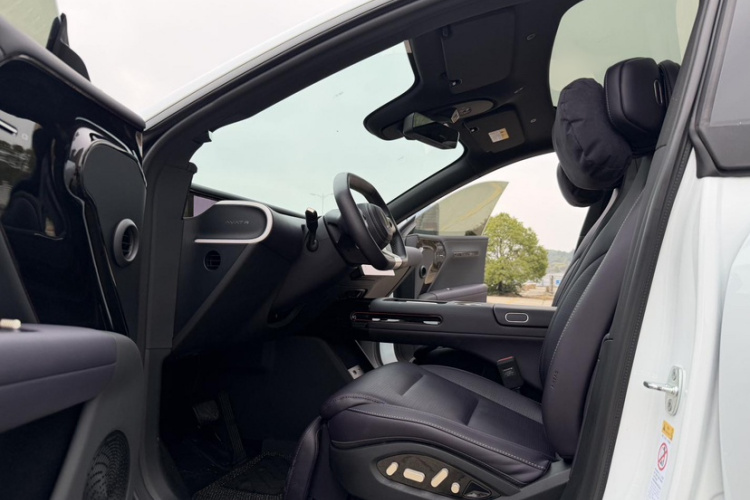 Avatr 07 2025 immagine di auto #11