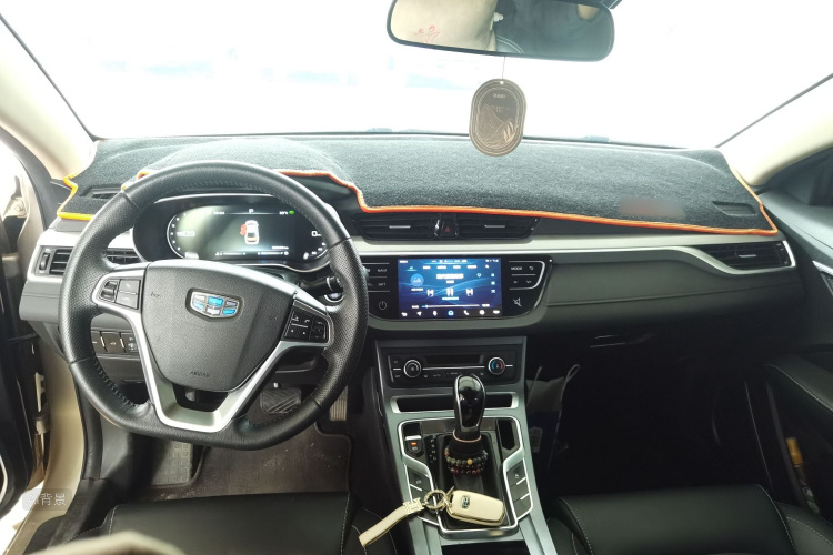 Emgrand 2018 car image #11