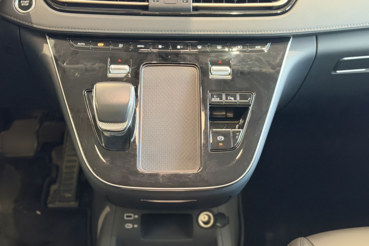 HongQi HQ9 PHEV 2024 car image #11