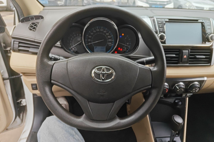 Vios 2015 car image #11