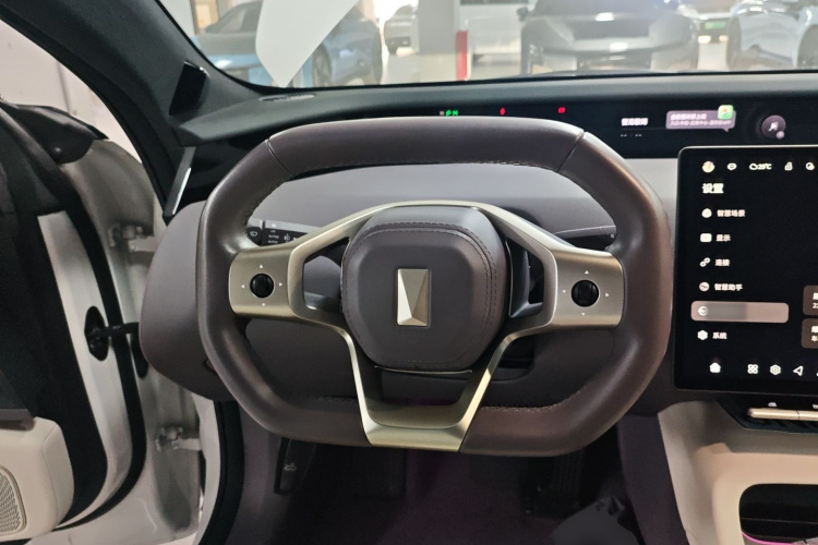 Avatr 12 2024 car image #11