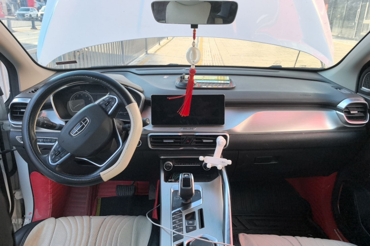 GEELY Coolray 2019 car image #11