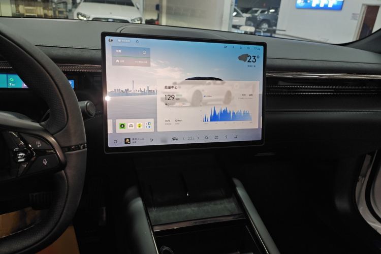Lynk & Co 10 EM-P 2025 car image #11