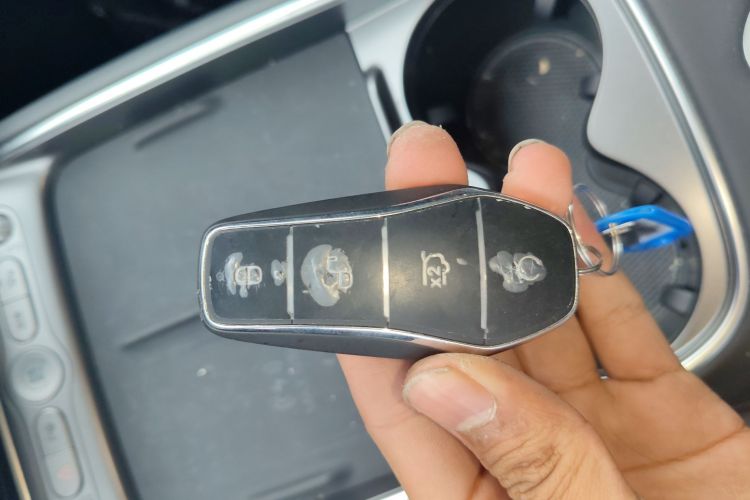 BYD Sea Lion 05 EV 2025 car image #11