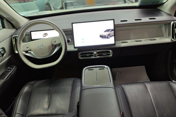 零跑汽车 零跑B10 2025 汽车图片 #11