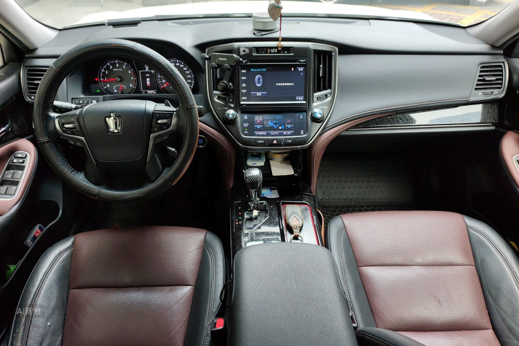 丰田 皇冠 2018 汽车图片 #11