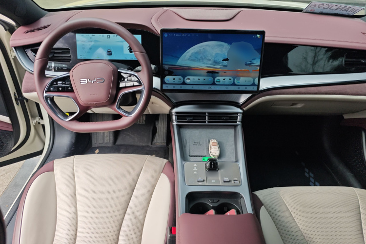 BYD Seal 07 DM-i 2024 صورة سيارة #11