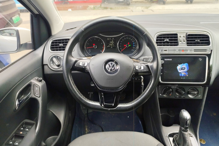 Volkswagen Polo 2018 immagine di auto #11