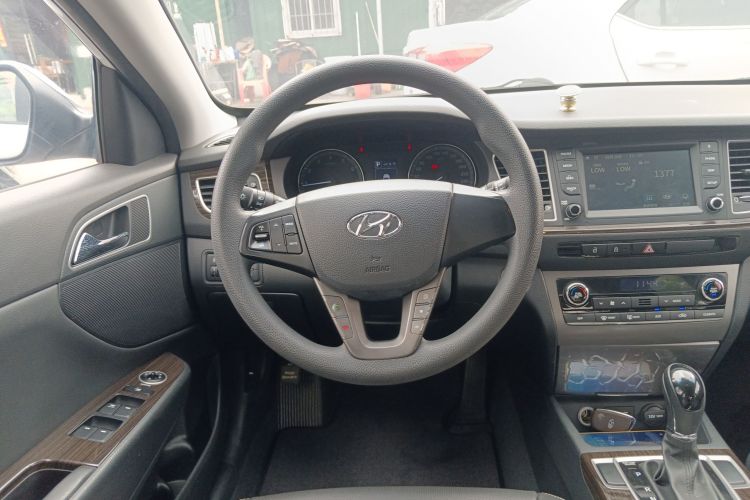 Hyundai Mistra 2016 #11 Hyundai Mistra 2016 car image #11