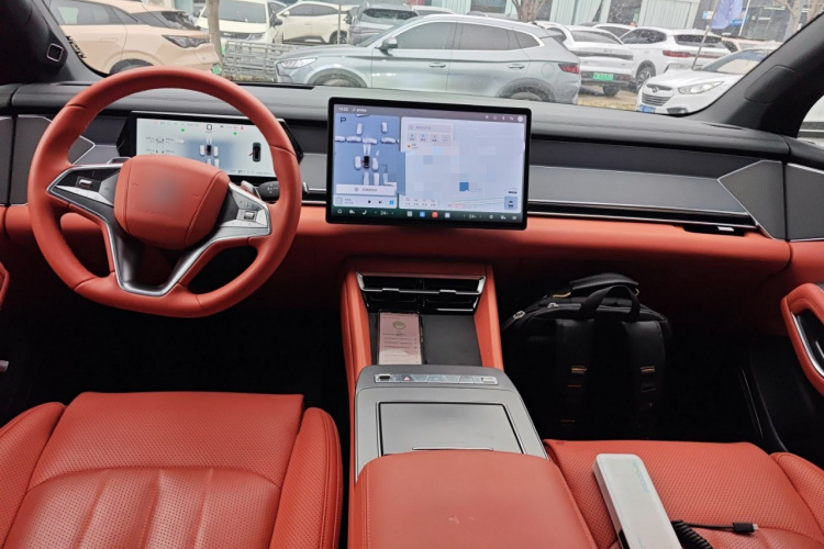 BYD Tang L 2025 immagine di auto #11