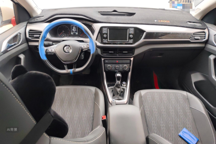 Volkswagen T-Cross 2020 car image #11